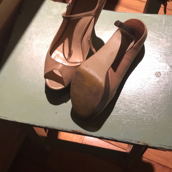 Marc Fisher Nude heels - Picture 3 of 3